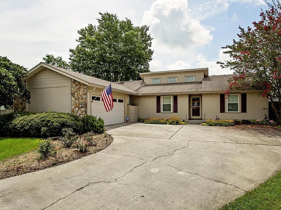 1st image of 11036 Poppins Ct