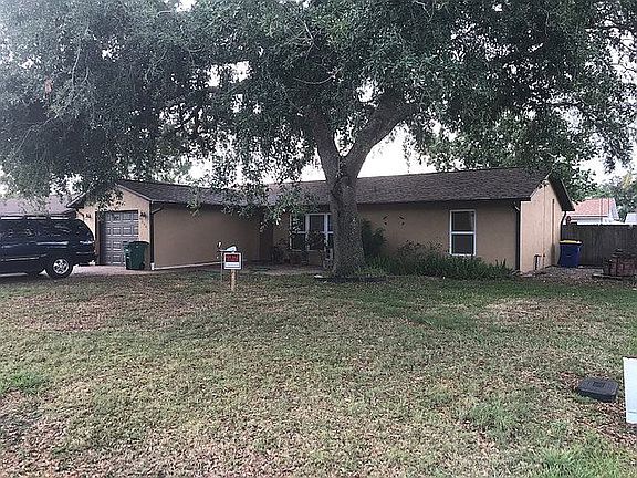 3rd image of 214 Wildwood Dr