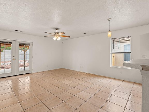5th image of 2427 Pomelo Pl NW