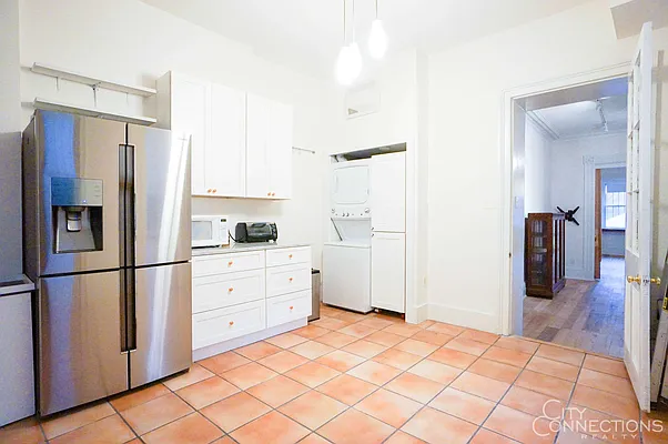 Rented by City Connections Realty | media 15