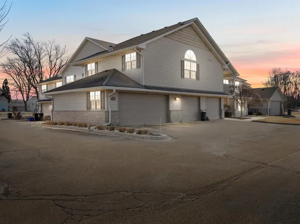 1723 State STREET #E43, Union Grove, WI 53182