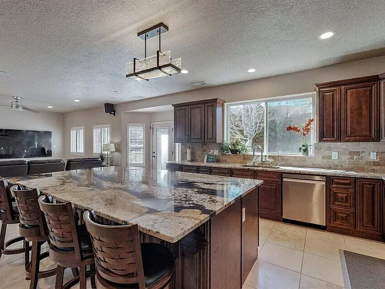 8804 Vallejo Pl NE — Photo 6