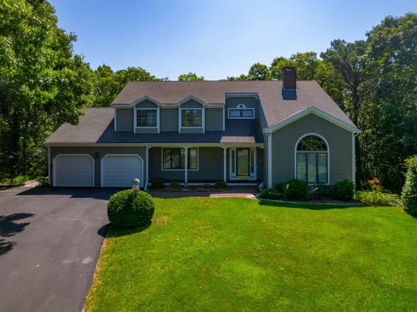 1 Punch Bowl Drive, Falmouth, MA 02540