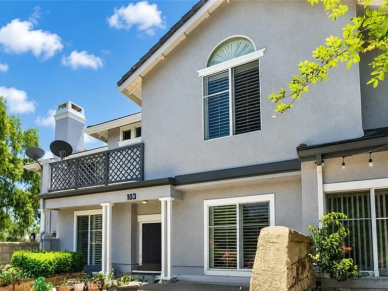 103 Coronado Cay Ln — Photo 1