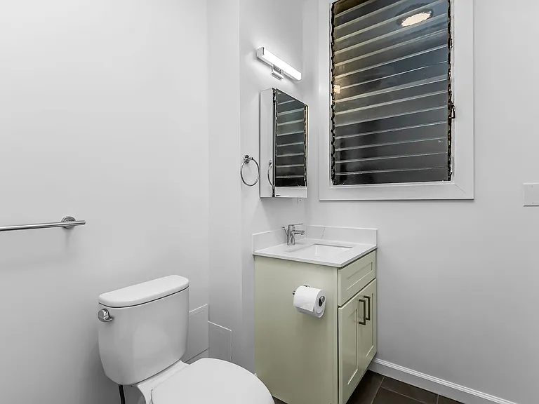 605 Jones — Photo 15