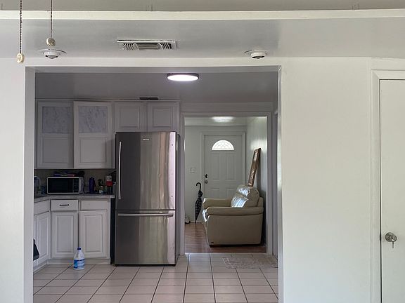 5th image of 656 Dexter Dr