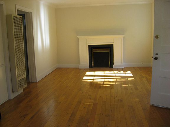5th image of 751 1/2 N Gramercy Pl