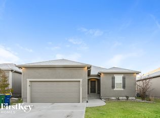 11001 Highview Rd, Peculiar, MO 64078