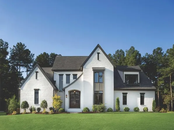 650 NW East Lake Dr, Gainesville, GA 30506