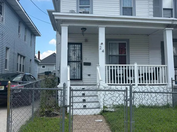 24 S 32nd St, Camden, NJ 08105