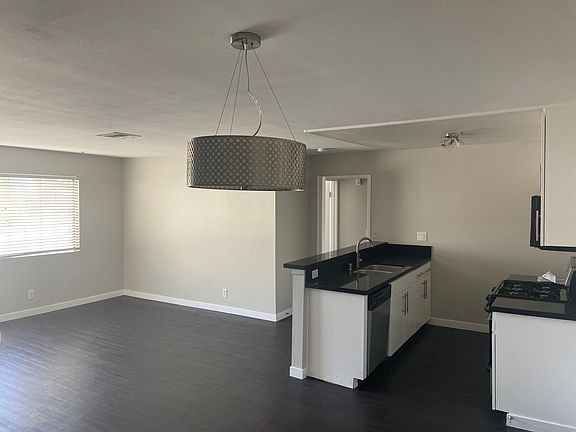 3rd image of 1400 N Edgemont St #111