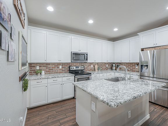 3rd image of 41673 N CALLE DEL SOL --