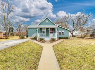 807 Dewey Ave, Farmington, MO 63640