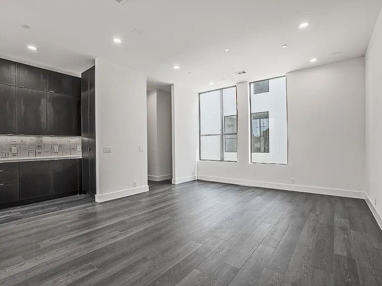 4322 Roseland Ave #9 — Photo 13