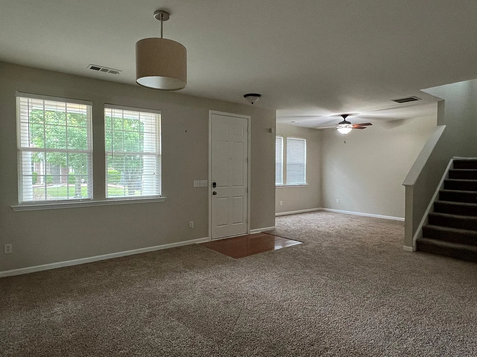 5 bed, 3551 sqft, $2,975 — Photo 3
