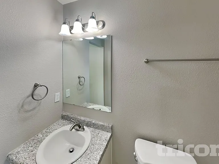 2869 Ludwig Dr — Photo 8