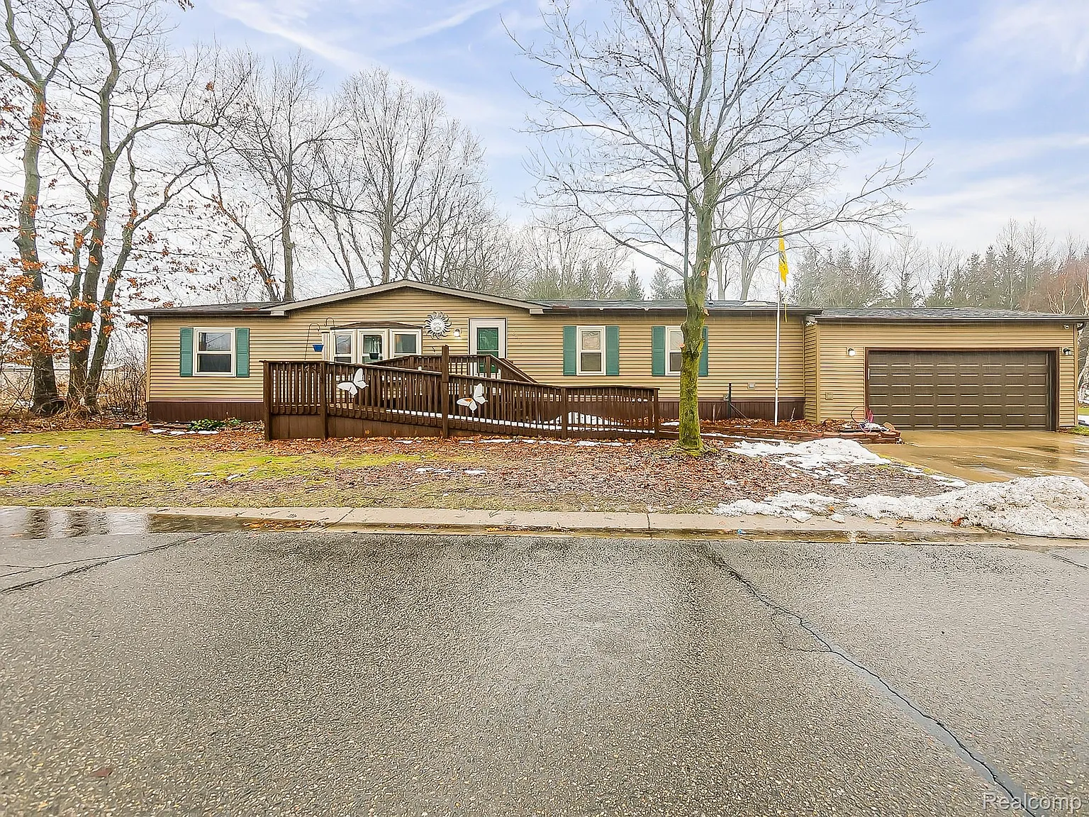 2015 Plum St photo 1