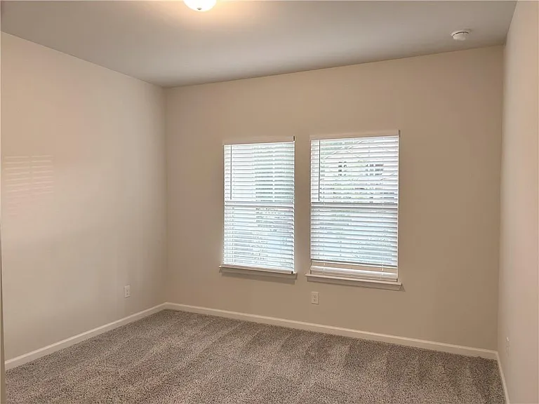 6901 Durham Ln — Photo 10
