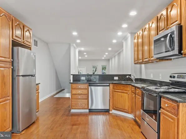 1009 S Carey St, Baltimore, MD 21223