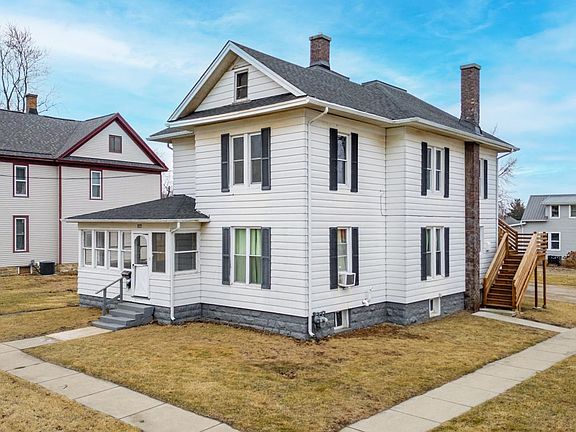 2nd image of 922 Lincoln Ave