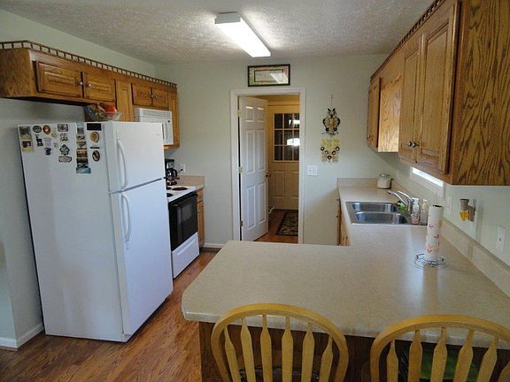 2nd image of 2142 Highway 64 W