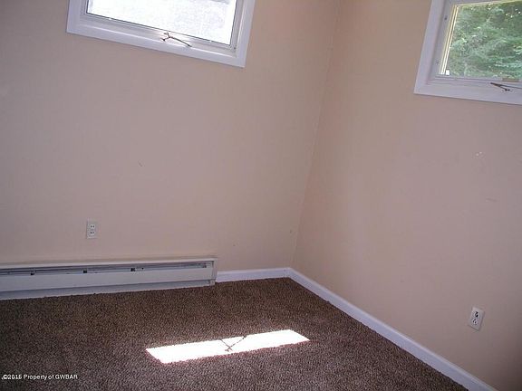 2nd image of 19 Tanglewood Dr