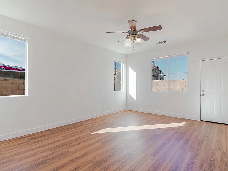 5059 Keston Dr — Photo 22
