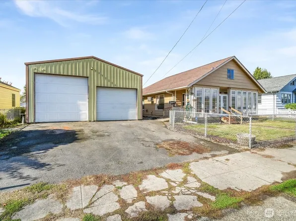 913 S 3rd Avenue, Kelso, WA 98626