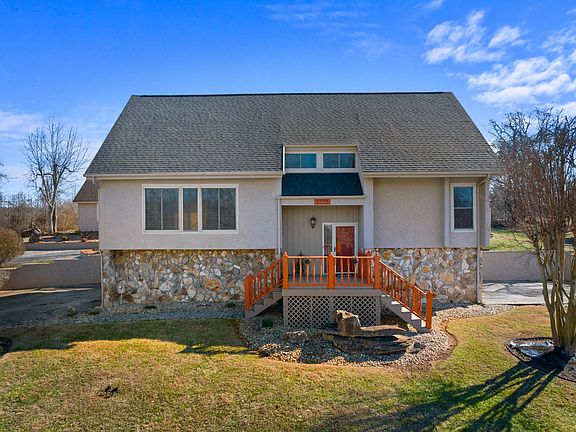 2nd image of 5735 Sussex Ln
