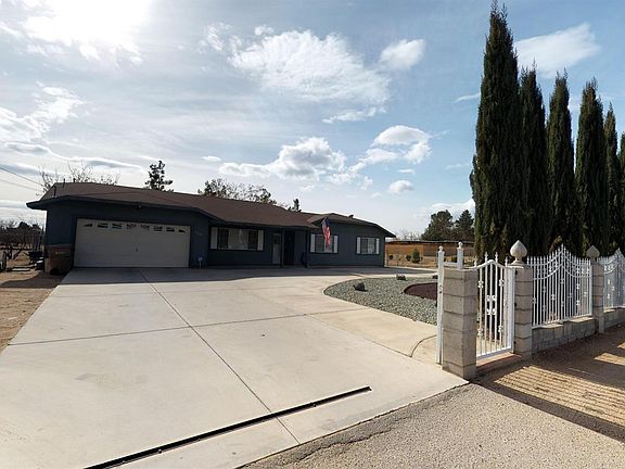 5th image of 15145 Live Oak St