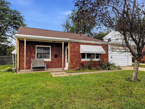 2095 Ogilby Rd, Dubuque, IA 52001