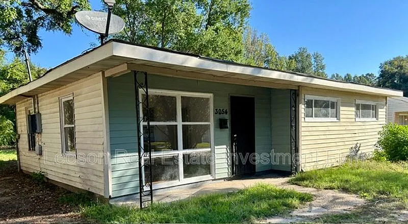3 bed, 1.0 bath, 1042 sqft, $795 — Photo 2