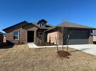 1009 Redwood Creek Dr, Yukon, OK 73099
