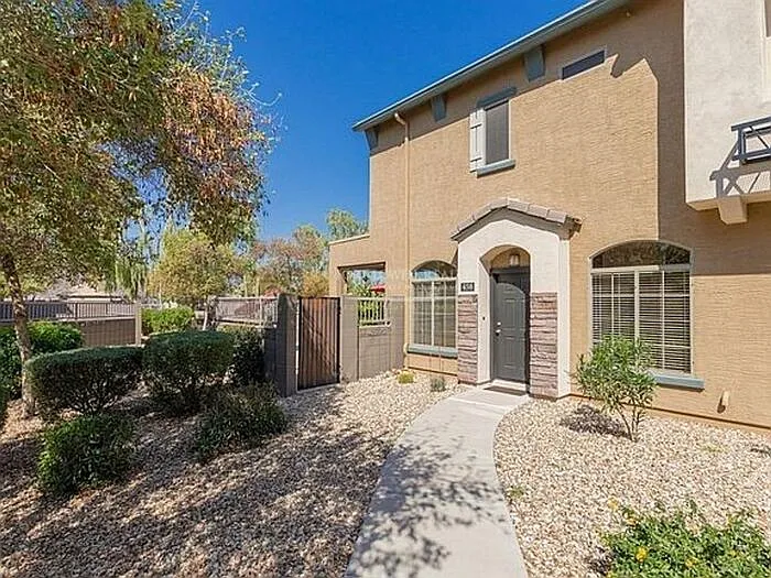 2 bed, 3.0 bath, 1134 sqft, $1,850 — Photo 1