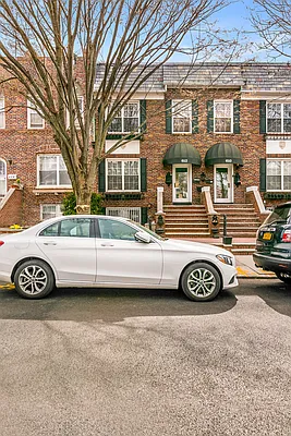 Rented by Compass | media 18