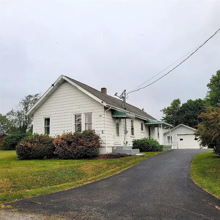 1156 E Arlington Rd photo 1