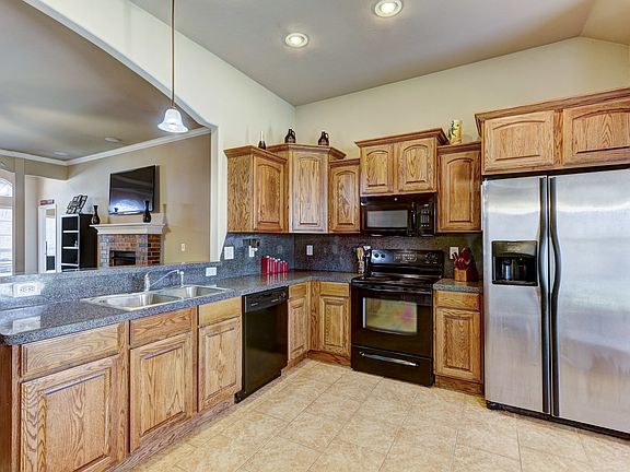 5th image of 808 E Juniper Ln