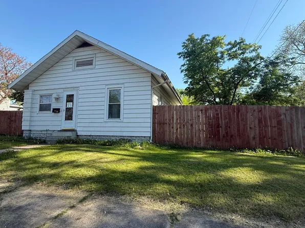 517 E 12th St, Rochester, IN 46975