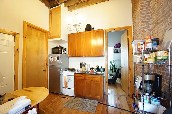 Rented by Rennit Inc. | media 4