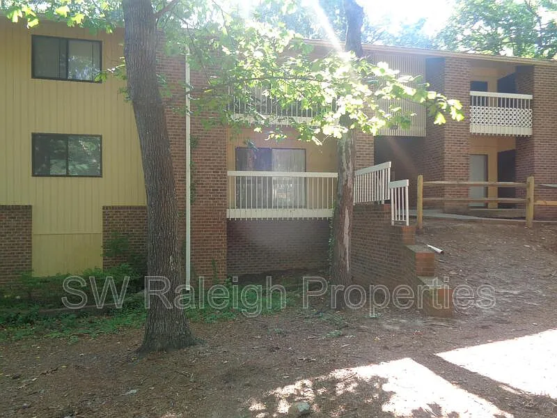 2 bed, 2.0 bath, 1016 sqft, $1,350 — Photo 2