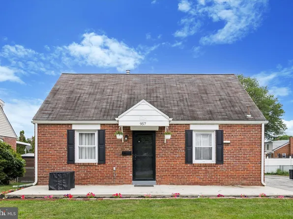 957 Thornton Rd, Upper Chichester, PA 19061