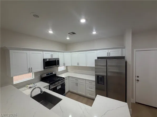 10643 Allegrini Dr, Las Vegas, NV 89141