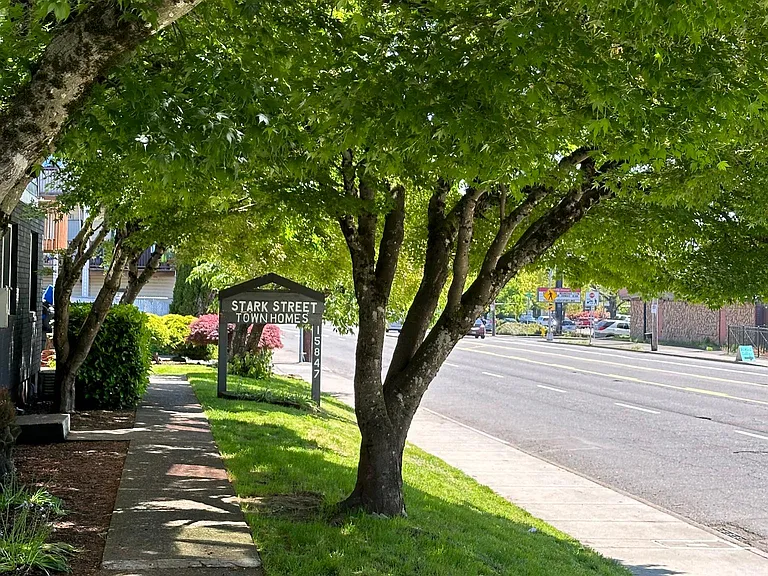 Stark Street Townhomes — Photo 1