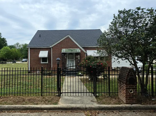 812 Oak St, Reidsville, NC 27320