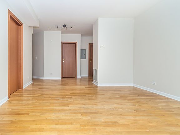 4th image of 6322 N Richmond St APT 1B
