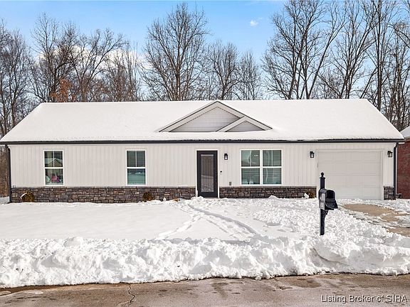 2nd image of 850 Twin Oaks Drive