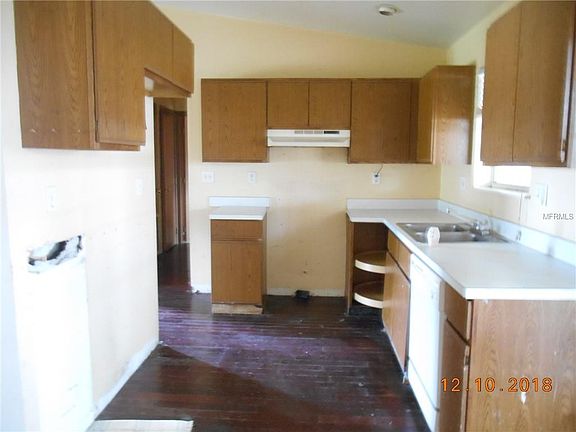5th image of 4870 NE Citrus Ave