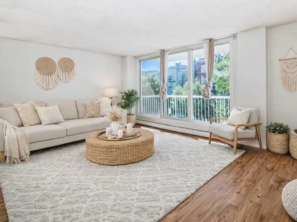 320 S 24th Ave SW #408, Calgary, AB T2S 0K2