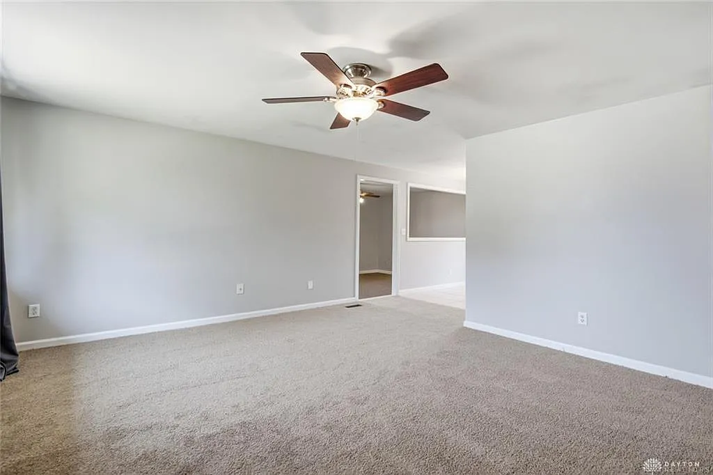 3 bed, 1.5 bath, 1200 sqft, $1,600 — Photo 3