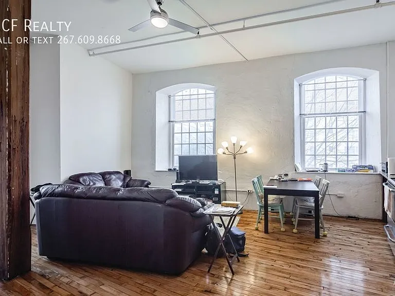 4 Leverington Ave #209 — Photo 4